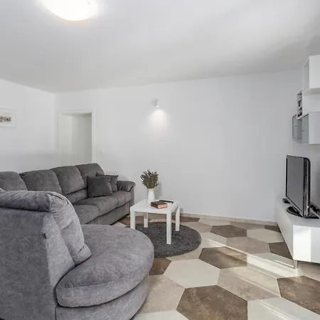 3 Bedroom Cozy In Zgaljici * Zgaljic