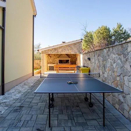 3 Bedroom Cozy In Zgaljici