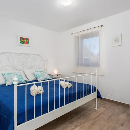 3 Bedroom Cozy In Zgaljici Zgaljic