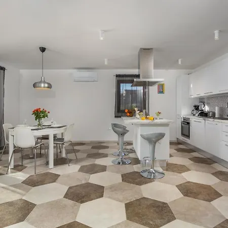 度假居 3 Bedroom Cozy In Zgaljici *