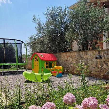 度假居 3 Bedroom Cozy In Zgaljici Zgaljic