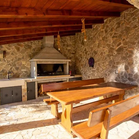 3 Bedroom Cozy In Zgaljici Zgaljic